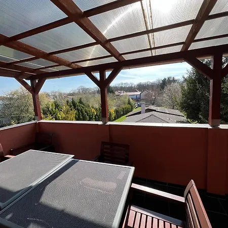Guest house Car-es Panzio Velky Meder
