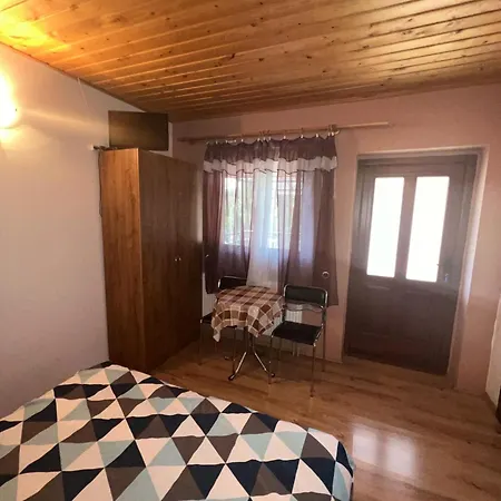 Car-es Panzio 3* Veľký Meder