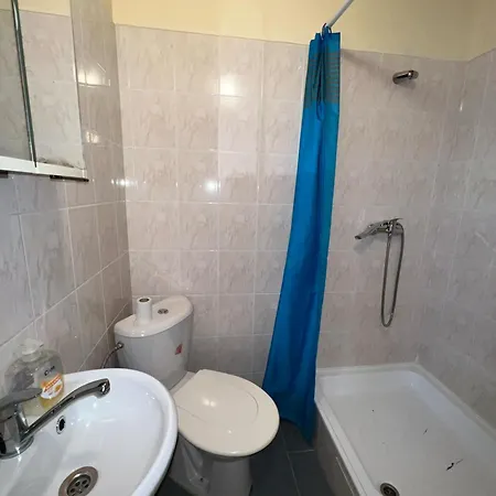 Car-es Panzio ゲストハウス