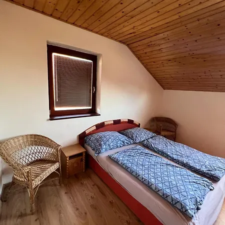 ゲストハウス Car-es Panzio 3*