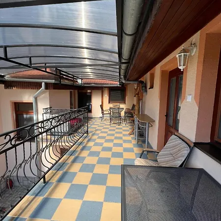 Guest house Car-es Panzio Velky Meder