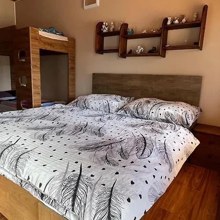 Car-es Panzio ゲストハウス 3*