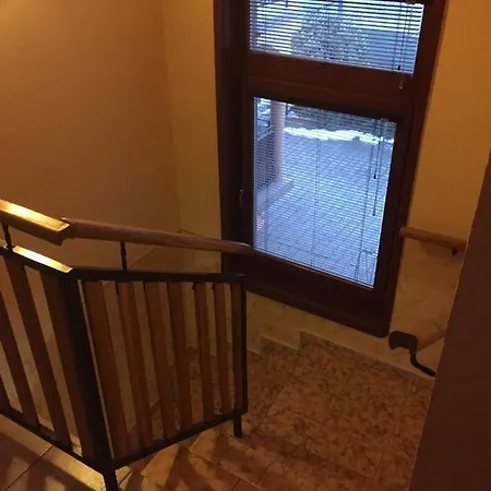 Car-es Panzio ゲストハウス Veľký Meder