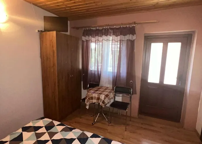 Car-es Panzio 3* Veľký Meder