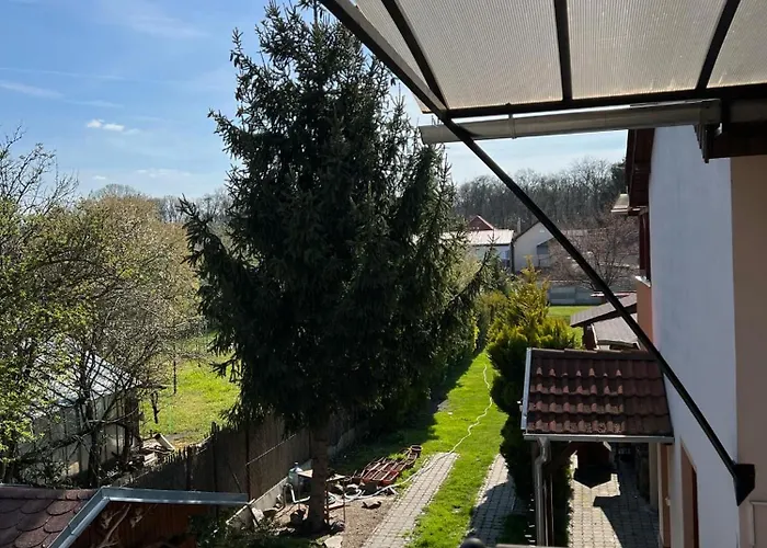 Car-es Panzio 3* Veľký Meder